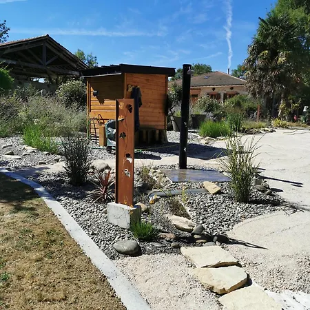 La Vie Est Belle Bed and breakfast 3*