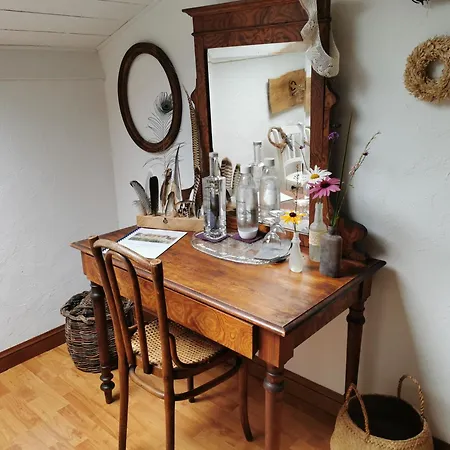 La Vie Est Belle Laymont