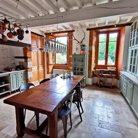 Bed and breakfast La Vie Est Belle 3*